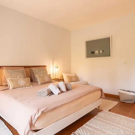 Spacious With Pool & A-c For 8 - Sea View Apartament