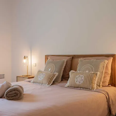 Apartament Spacious With Pool & A-c For 8 - Sea View