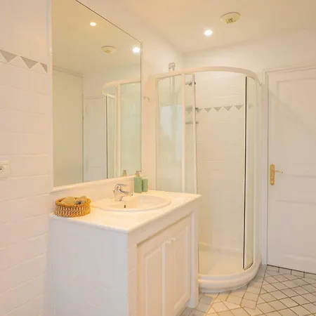 Apartament Spacious With Pool & A-c For 8 - Sea View