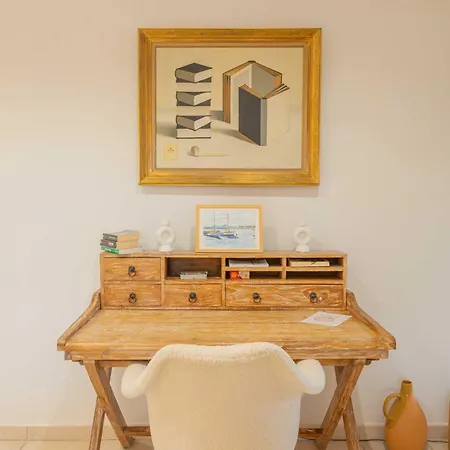 Spacious With Pool & A-c For 8 - Sea View