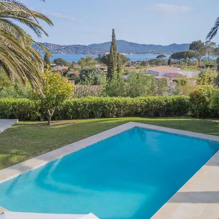 Spacious With Pool & A-c For 8 - Sea View