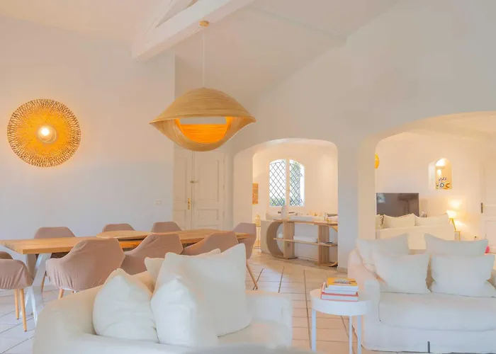 Spacious With Pool & A-c For 8 - Sea View Гримо