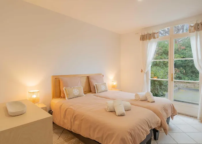 Apartmán Spacious With Pool & A-c For 8 - Sea View *