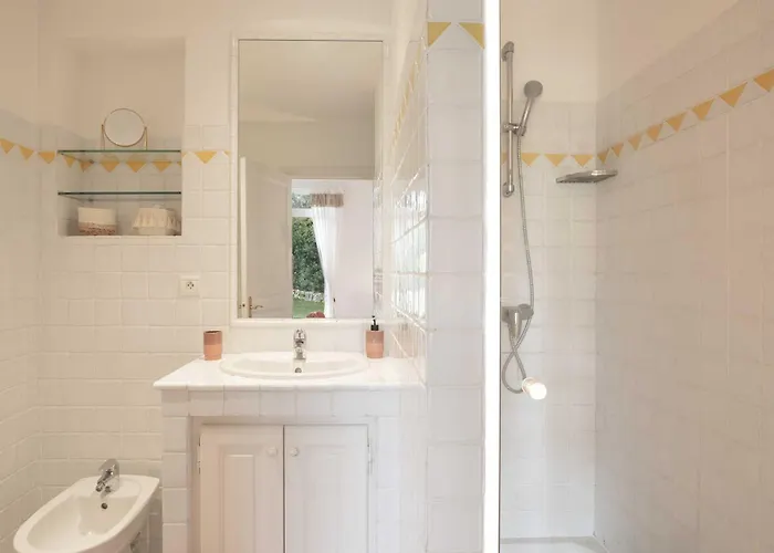 Spacious With Pool & A-c For 8 - Sea View Гримо