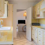 Spacious With Pool & A-c For 8 - Sea View