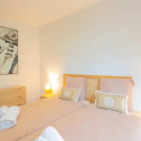 Spacious With Pool & A-c For 8 - Sea View アパート *
