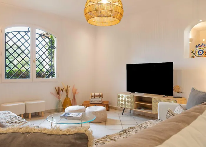 Spacious With Pool & A-c For 8 - Sea View * Grimaud