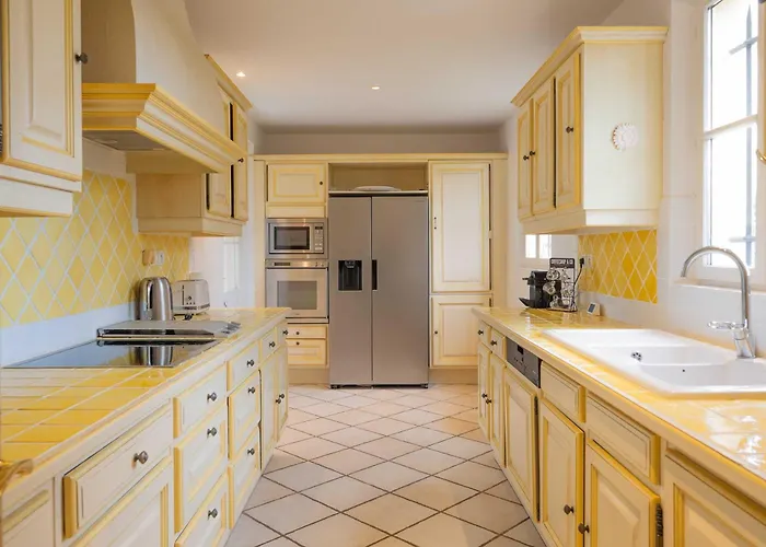 Spacious With Pool & A-c For 8 - Sea View * Grimaud